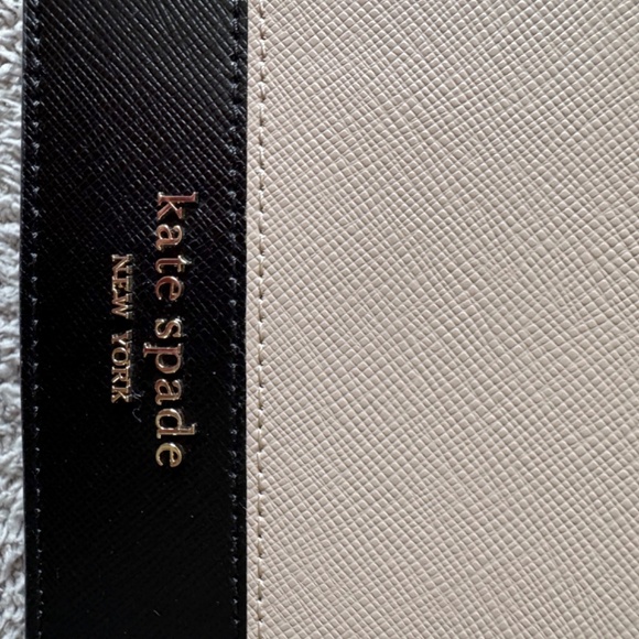 Kate Spade Crossbody - Picture 2 of 4
